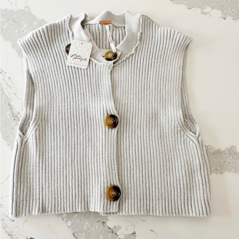 Free People Naiome Rib Vest
TRUTHSAYER, Size Medium - Picture 2 of 8